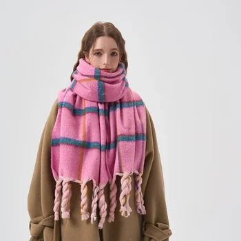 Дизайн 2023 года, Розовый клетчатый шарф для женщин, зимняя теплая бандана с длинной кисточкой, платки, женские шарфы, шали и палантины с кисточками