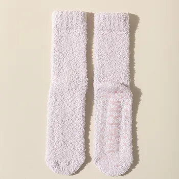 Женские зимние носки до середины икры из кораллового бархата, утолщенный теплый пол для сна, нескользящие носки до середины икры с силиконовой подошвой.