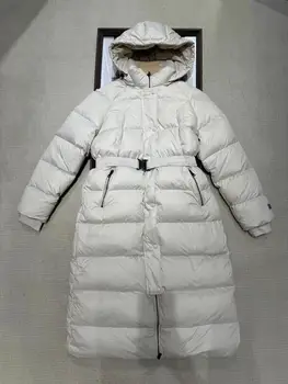 Зимнее длинное пуховое пальто с широкой талией, утепленное панелями, украшенное поясом