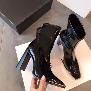 Короткие сапоги с квадратным носком, женские новые эластичные сапоги на толстом каблуке, черные пикантные модные носки на высоком каблуке средней длины.