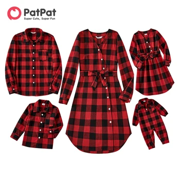 ПатПат/ Одинаковые комплекты для рождественской семьи, красные и черные рубашки в клетку с длинными рукавами и платья с поясом, подходящие комплекты семейной одежды