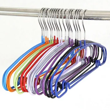Яркая цветная Компактная металлическая вешалка для одежды с пластиковым покрытием, прочная нескользящая вешалка для рубашек и платьев (20 шт./лот)